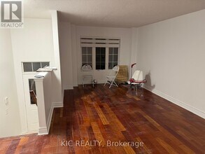 8 Ventura Ln in Ajax, ON - Building Photo - Building Photo