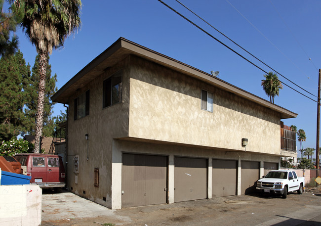 2040 S Nautical St in Anaheim, CA - Building Photo - Building Photo