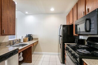 925 Common St, Unit ID1266900P in New Orleans, LA - Foto de edificio - Building Photo