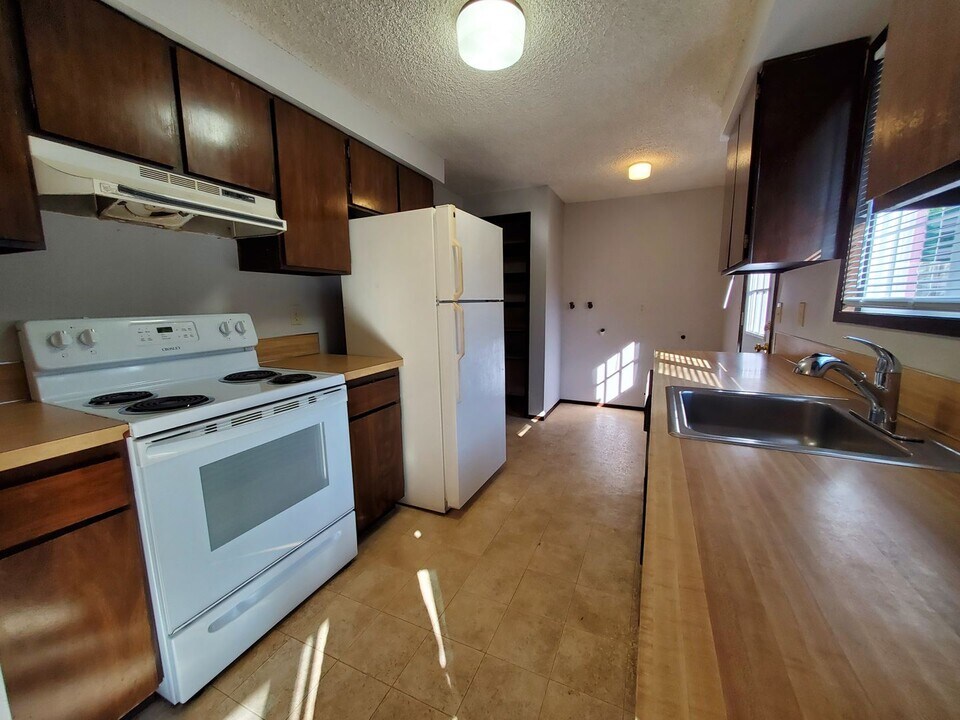3204 Aquarius Blvd in Newberg, OR - Building Photo