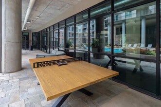 Elan Med Center in Houston, TX - Foto de edificio - Building Photo