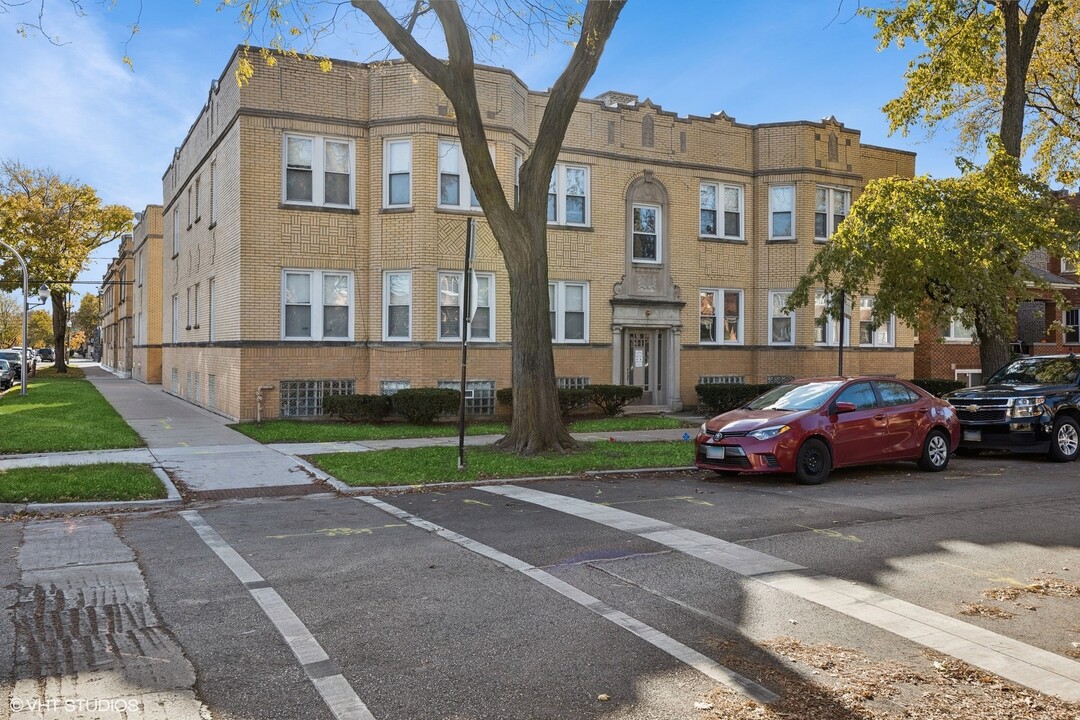 5101 W Montana St in Chicago, IL - Building Photo