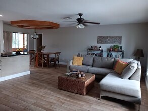 8204 NW 100th Ter in Tamarac, FL - Building Photo - Building Photo