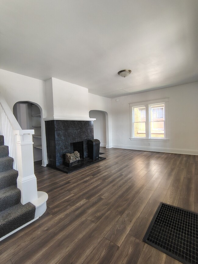 property at 1223 S Main St