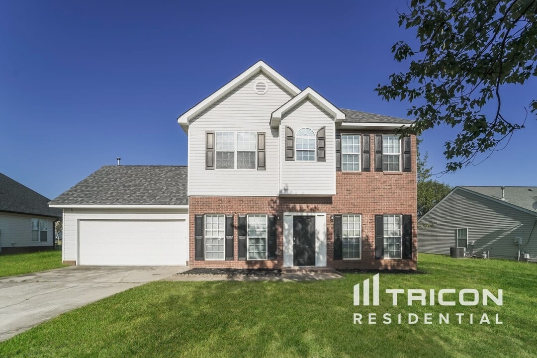 2829 Rosemeade Dr in Monroe, NC - Foto de edificio