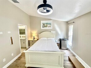 11638 HIDDEN Holw in Tampa, FL - Building Photo - Building Photo