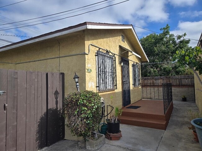 3576 Grim Ave, Unit Apartment