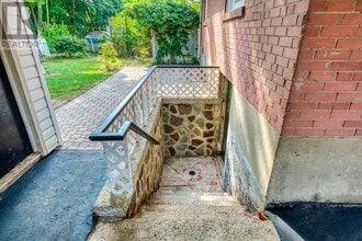 255 Weldon Ave in Oakville, ON - Building Photo - Building Photo