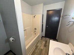 18 S Collett St in Danville, IL - Building Photo - Building Photo