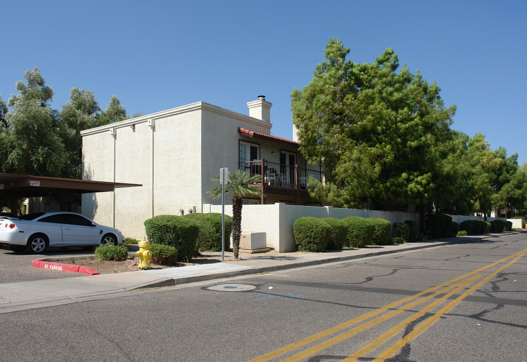 Por Garden Club Condos in Phoenix, AZ - Foto de edificio