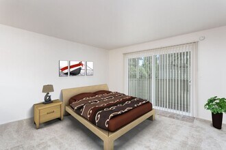 Keystone East Apartment Homes in Portland, OR - Building Photo - Building Photo