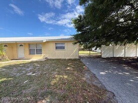 660 Minnie St in Titusville, FL - Building Photo
