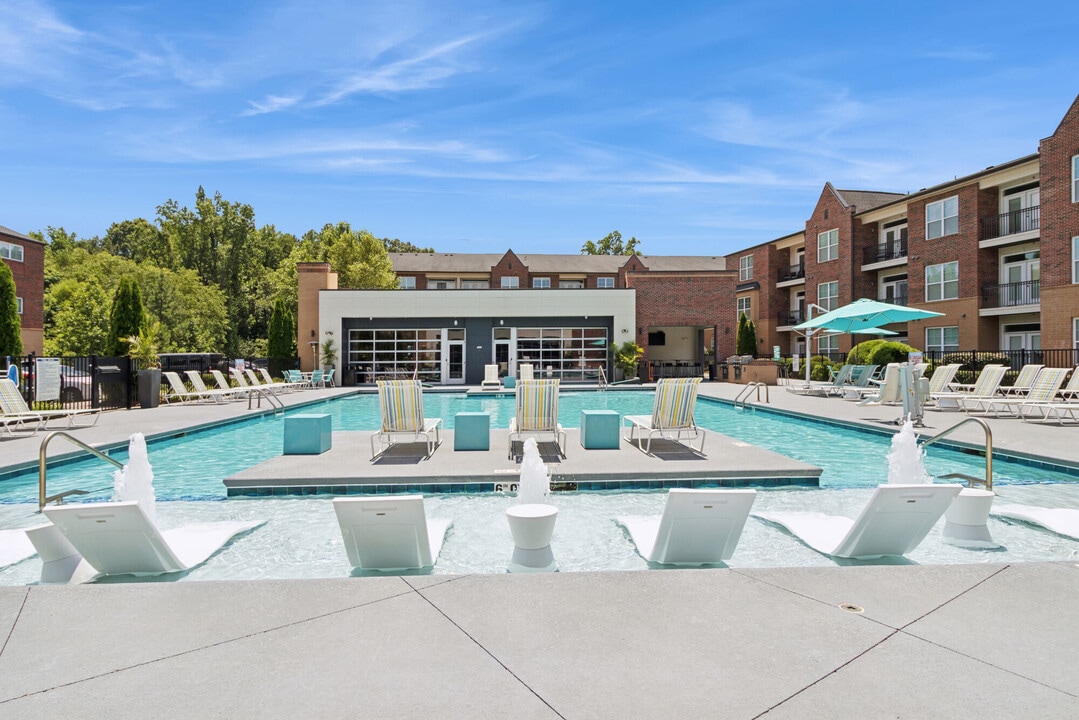 Encore North Apartments in Greensboro, NC - Foto de edificio