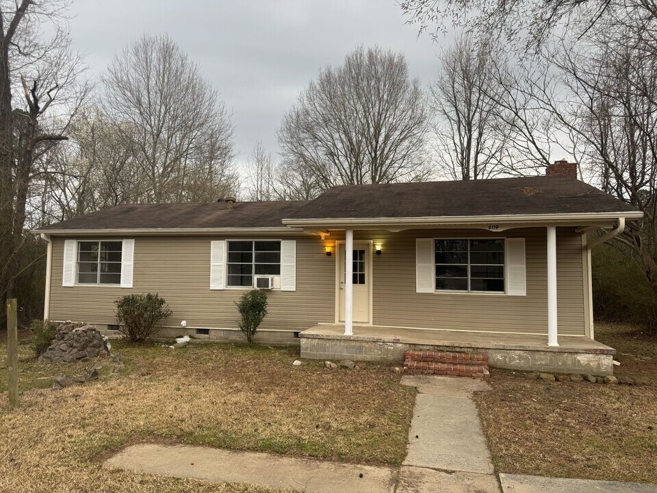 6119 Jeanne Dr in Mabelvale, AR - Building Photo