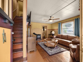 513 Bond St in Astoria, OR - Foto de edificio - Building Photo