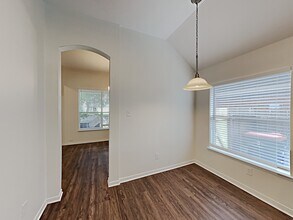 8010 Saragosa Blue Ln in Richmond, TX - Foto de edificio - Building Photo