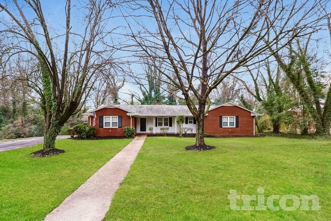 property at 1122 Paramount Cir