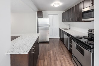 Adanac Crossing in Kitchener, ON - Building Photo - Interior Photo