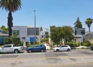 715-725 S Marengo Ave in Pasadena, CA - Building Photo - Building Photo