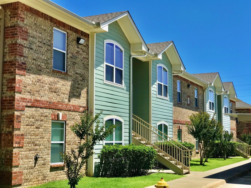 Panther Place Apartments in Longview, TX - Foto de edificio