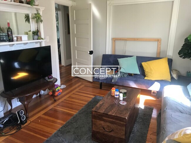 23 Granite St, Unit 3 in Somerville, MA - Foto de edificio - Building Photo