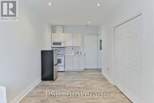 1364 St Clair Ave W in Toronto, ON - Building Photo