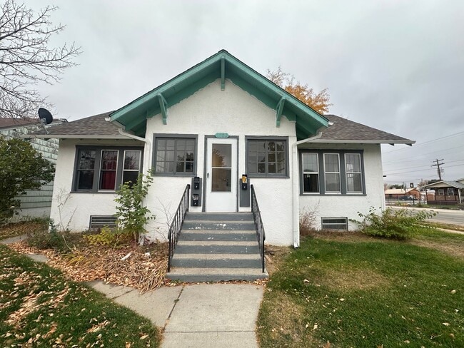 property at 1102 E 14th St