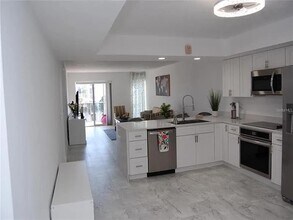 4904 38th Way S in St. Petersburg, FL - Building Photo - Building Photo