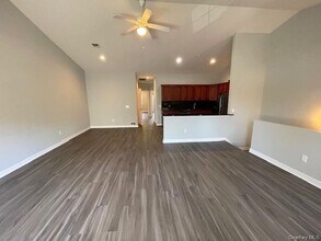 316 Centre Ct in Medford, NY - Building Photo - Building Photo