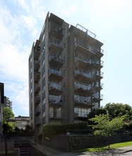 Hawaiian Villa Apartments in Vancouver, BC - Building Photo - Building Photo