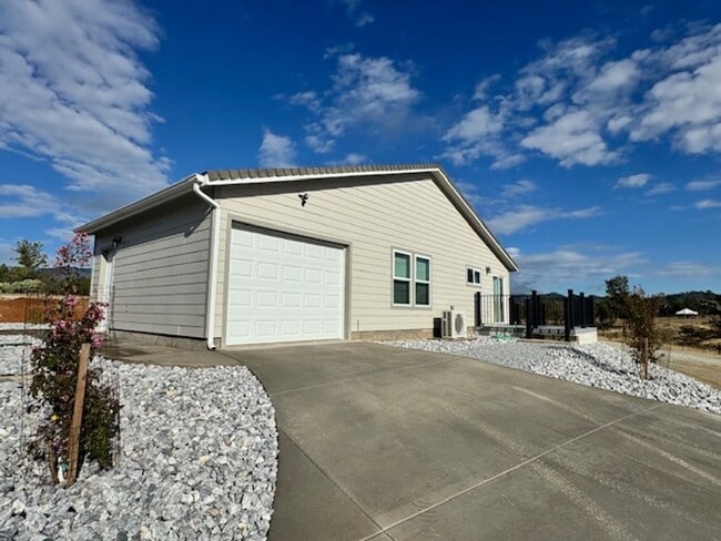 property at 11303 Quartz Hill Rd