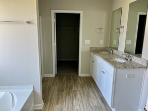 8768 Palmetto Dr in Ocean Springs, MS - Building Photo - Building Photo