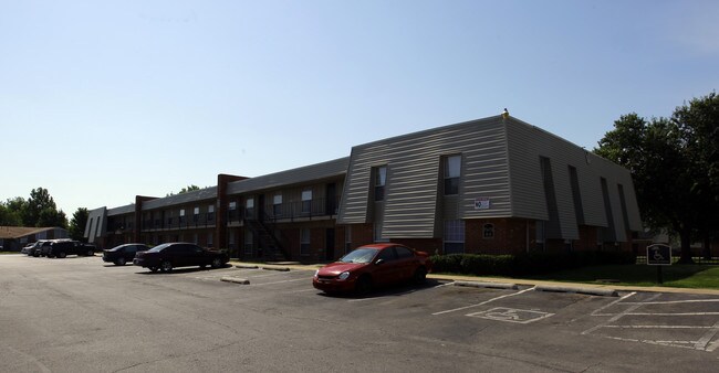 Heatherstone Apartments in Tulsa, OK - Building Photo - Building Photo