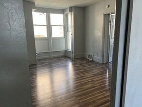 610 S Superior St, Unit Lower Unit S Superior in Albion, MI - Building Photo - Building Photo