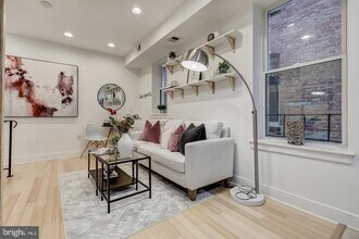 1108 Columbia Rd NW in Washington, DC - Building Photo - Building Photo