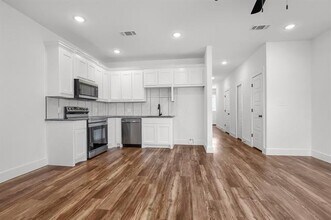 301 Anderson St in Whitesboro, TX - Building Photo - Building Photo