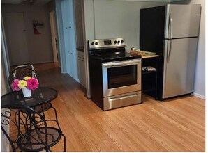 6470 SW Burlingame Pl in Portland, OR - Building Photo - Building Photo