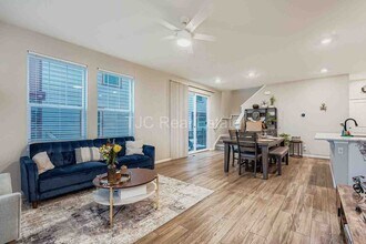 21207 E 59th Pl in Aurora, CO - Building Photo - Building Photo