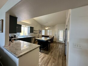 54 N Burgan Ave in Clovis, CA - Building Photo - Building Photo