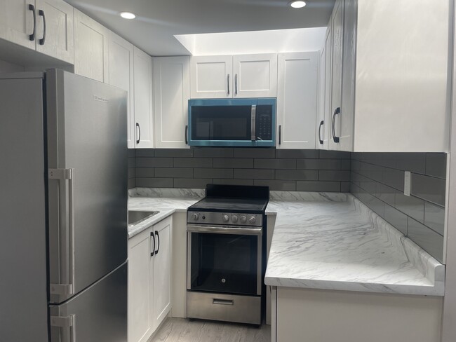 property at 658 Dundas St W