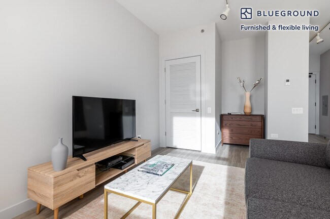 330 S Wells St in Chicago, IL - Building Photo - Building Photo