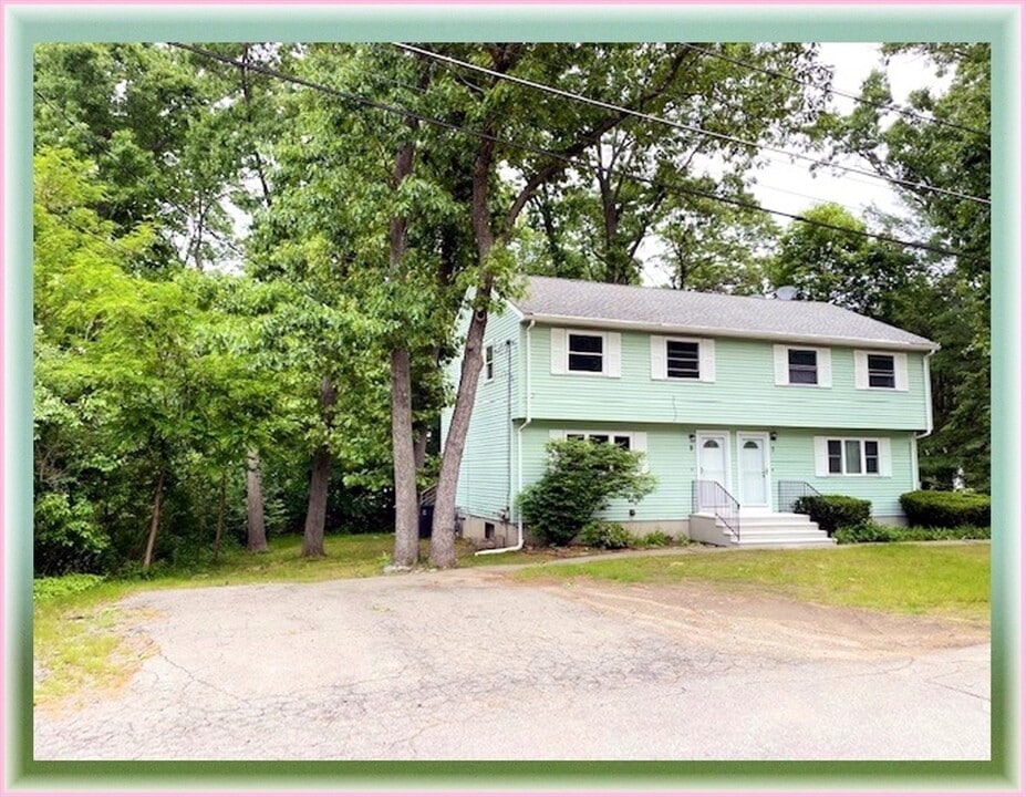 7 Harding Rd in Natick, MA - Building Photo