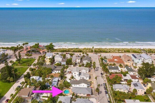 108 11th Ave in St Pete Beach, FL - Building Photo - Building Photo