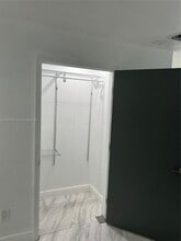 1490 NW 38th St in Miami, FL - Building Photo - Building Photo