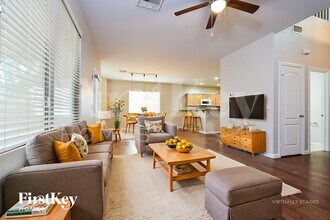 10832 Avenzano St, Unit G20 in Las Vegas, NV - Foto de edificio - Building Photo