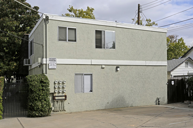 2420 S St in Sacramento, CA - Building Photo - Building Photo