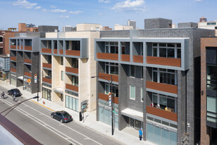 2825 N Halsted St in Chicago, IL - Foto de edificio - Building Photo