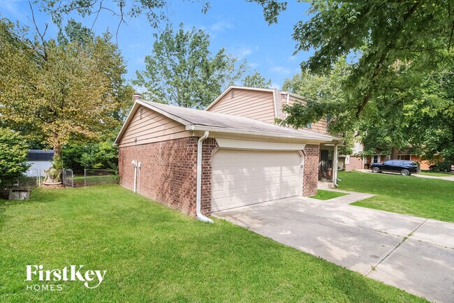 3262 Eastbrooke Ct in Indianapolis, IN - Building Photo - Building Photo
