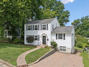 165 E Glenwood Dr in Clarksville, TN - Building Photo - Building Photo