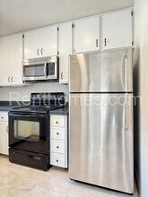 11263 Avenida De Los Lobos in San Diego, CA - Building Photo - Building Photo